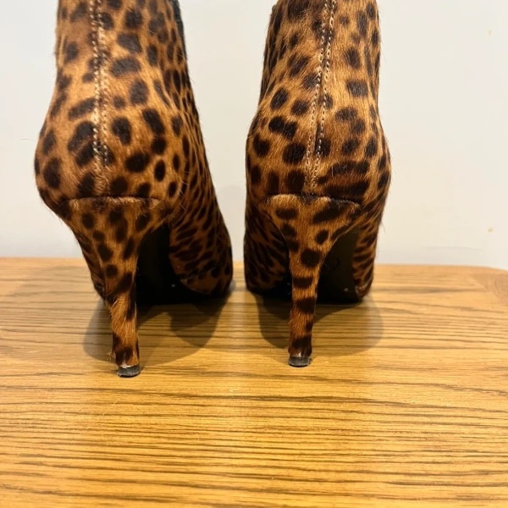 Chic Leopard Print Heeled Boots